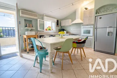 Apartment in Cadenet (84160)