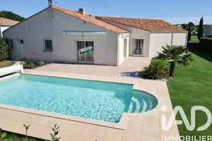 Maison traditionnelle à Le Champ-Saint-Père (85540)