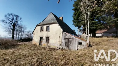 Maison traditionnelle à Picherande (63113)