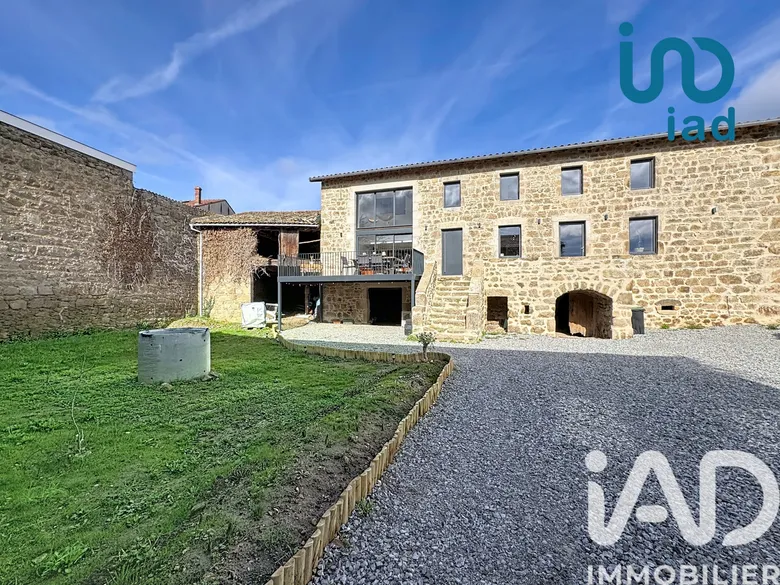 Maison 5 pièces 195 m² · à Maclas · 195 m² · 579 000 €