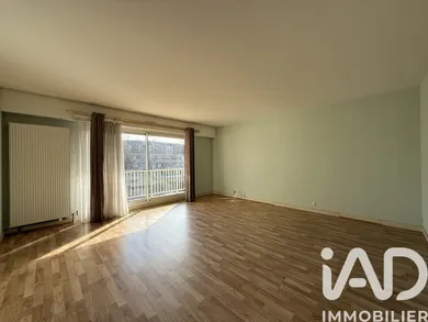 Apartment in Melun (77000)