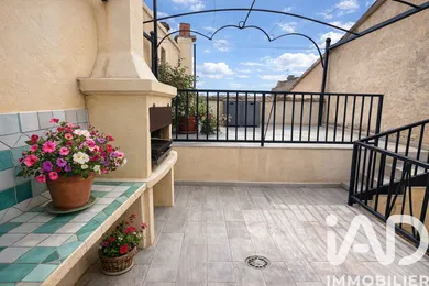 Apartment in Cadenet (84160)