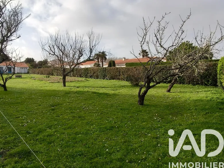 Terrain à bâtir à Barbâtre (85630) · 95 000 €