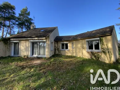 Architectural house in Loury (45470)