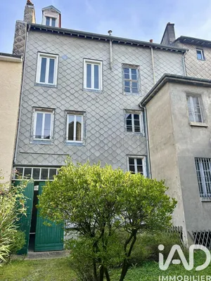 Building in Pau (64000)