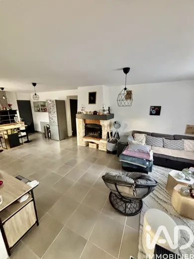 Maison à Saint-Quentin-de-Baron (33750)