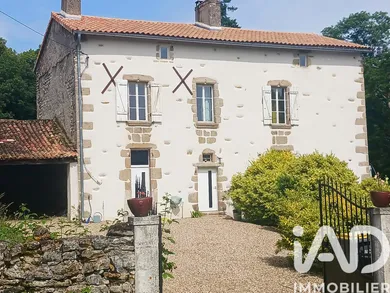 Maison de campagne à Vasles (79340)