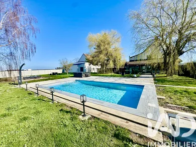 Domain in Montmort-Lucy (51270)