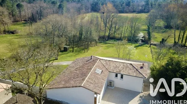Vente maison à Montendre (17130) : maison 9 pièces 232 m² — 2
