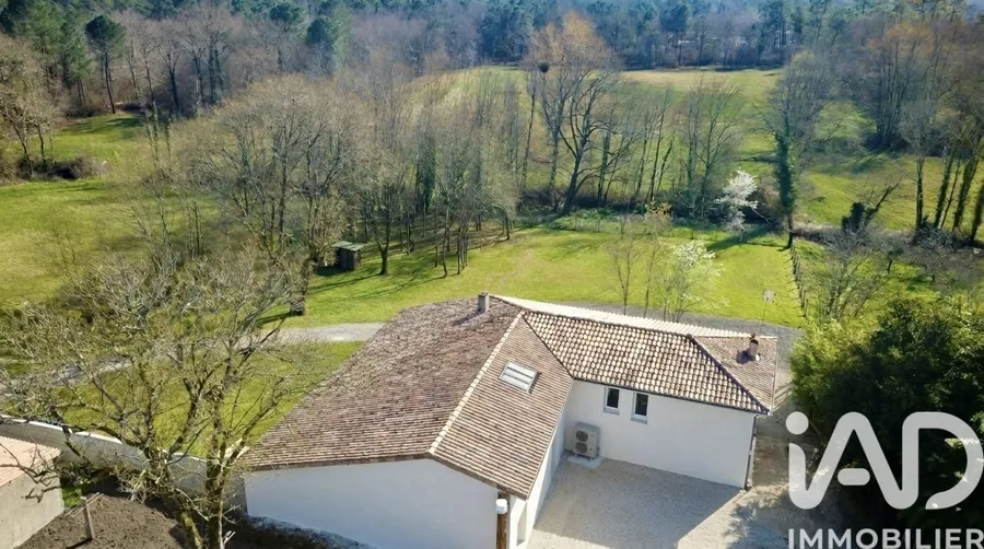 Vente maison à Montendre (17130) : maison 9 pièces 232 m² — 3