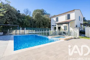 Maison à Rochefort-du-Gard (30650)