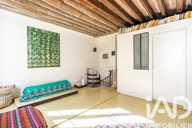 Apartment in Paris (75010)