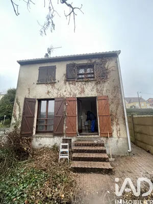 Building in Mantes-la-Ville (78711)