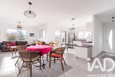 Maison à Commelle-Vernay (42120)