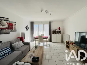 Apartment in Bois-d'Arcy (78390)