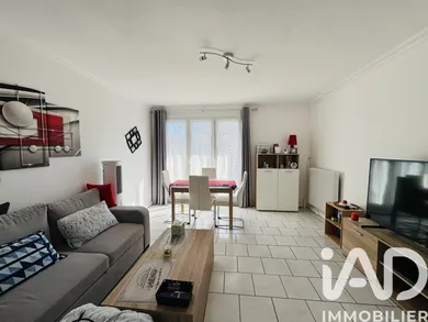 Apartment in Bois-d'Arcy (78390)