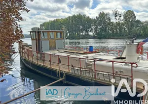 Barge in Conflans-Sainte-Honorine (78700)