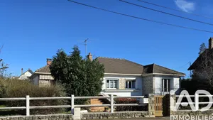 Maison à Villeneuve-sur-Yonne (89500)