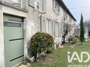 Maison traditionnelle à Valdelaume (79110)