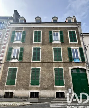 Building in Pau (64000)
