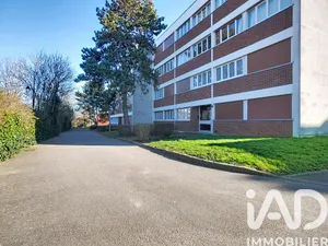 Apartment in Les Clayes-sous-Bois (78340)