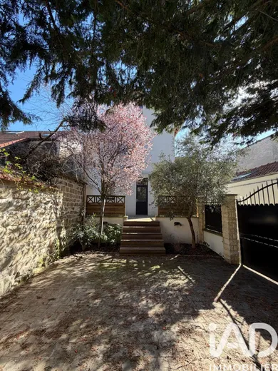 Village house in Carrières-sur-Seine (78420)