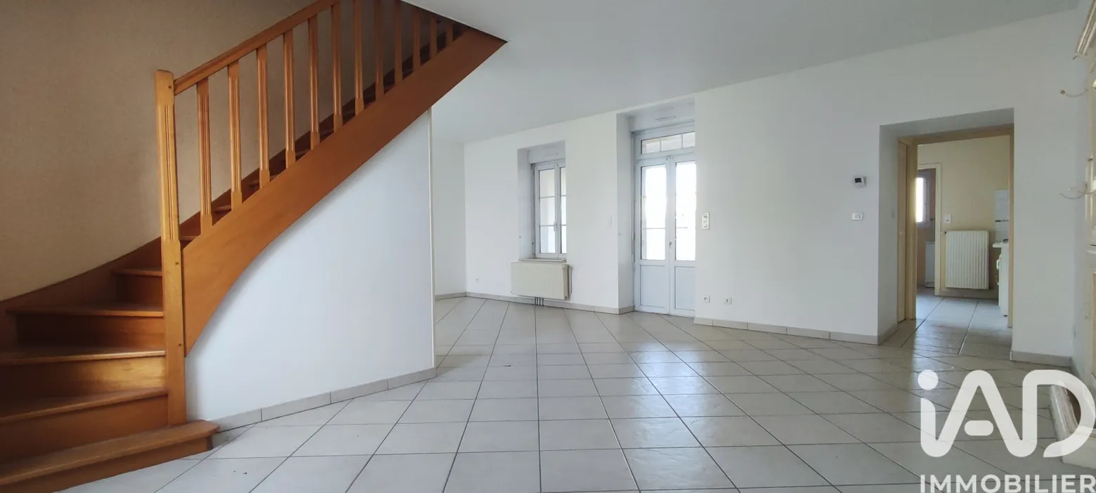 Vente maison à La Crèche (79260) : maison de ville 5 pièces 116 m² — 3