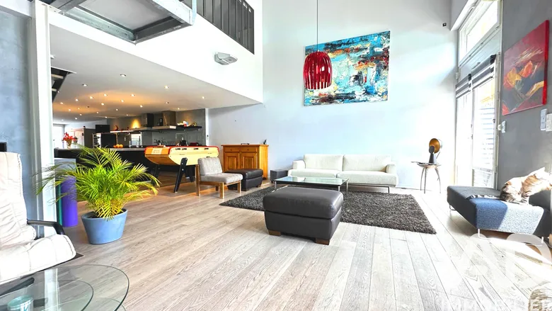 Maison 11 pièces 184 m² · à Lorette · 184 m² · 399 000 €