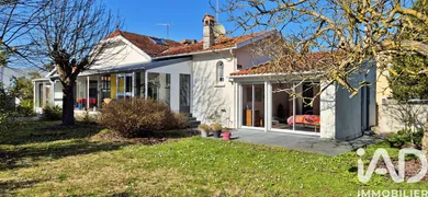 Townhouse in Royan (17200)