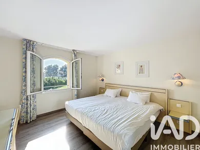 Apartment in Vedène (84270)