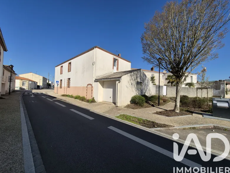 Maison 5 pièces 400 m² · à Aizenay · 400 m² · 229 900 €