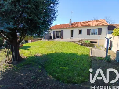 Maison à Le May-sur-Èvre (49122)