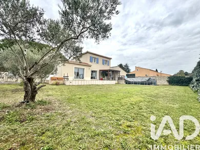 House in Saint-Gilles (30800)