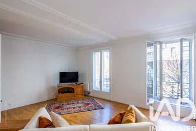 Apartment in Paris (75017)