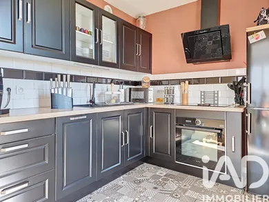 Apartment in Moissy-Cramayel (77550)