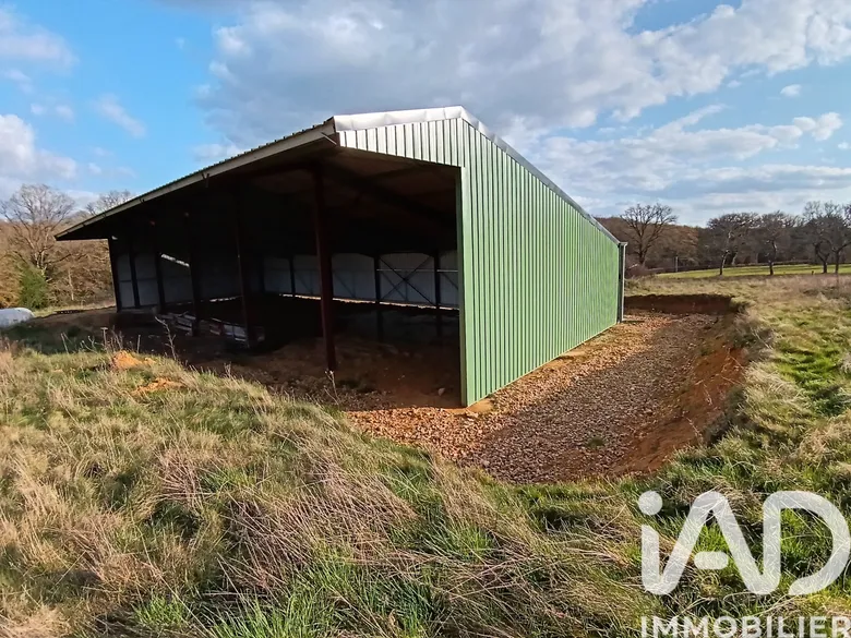 Terrain agricole à Villiers-Saint-Benoît (89130) · 32 000 €