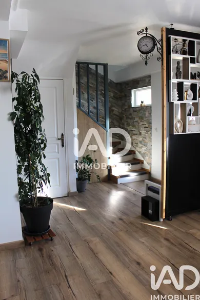 Maison à Évron (53600)