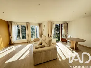 Apartment in Montmorency (95160)