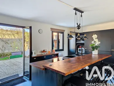 House in Le Mesnil-Saint-Denis (78320)