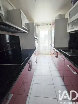 Apartment in Les Mureaux (78130)