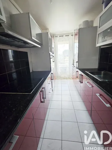 Apartment in Les Mureaux (78130)