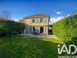 Maison à Combs-la-Ville (77380)