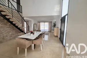 Maison à Saint-Médard-en-Jalles (33160)