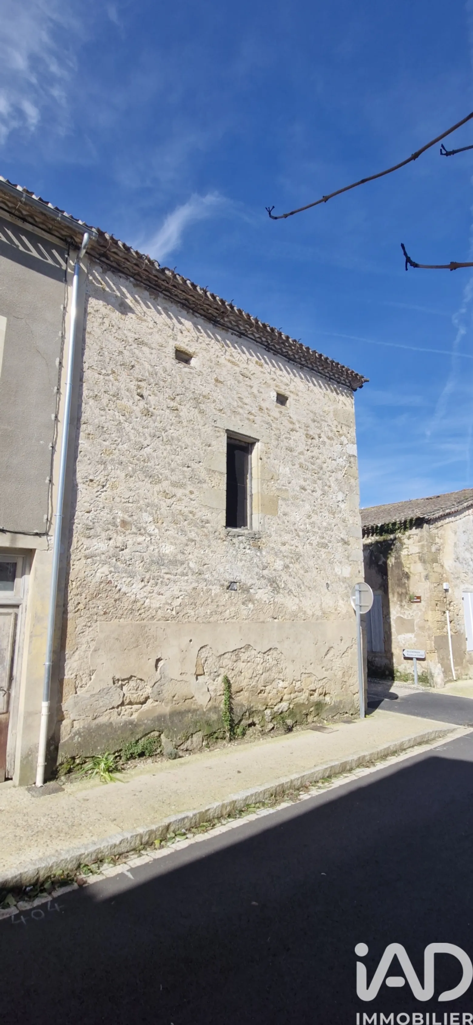 Vente immeuble 62 m² à Gensac (33890) — 2