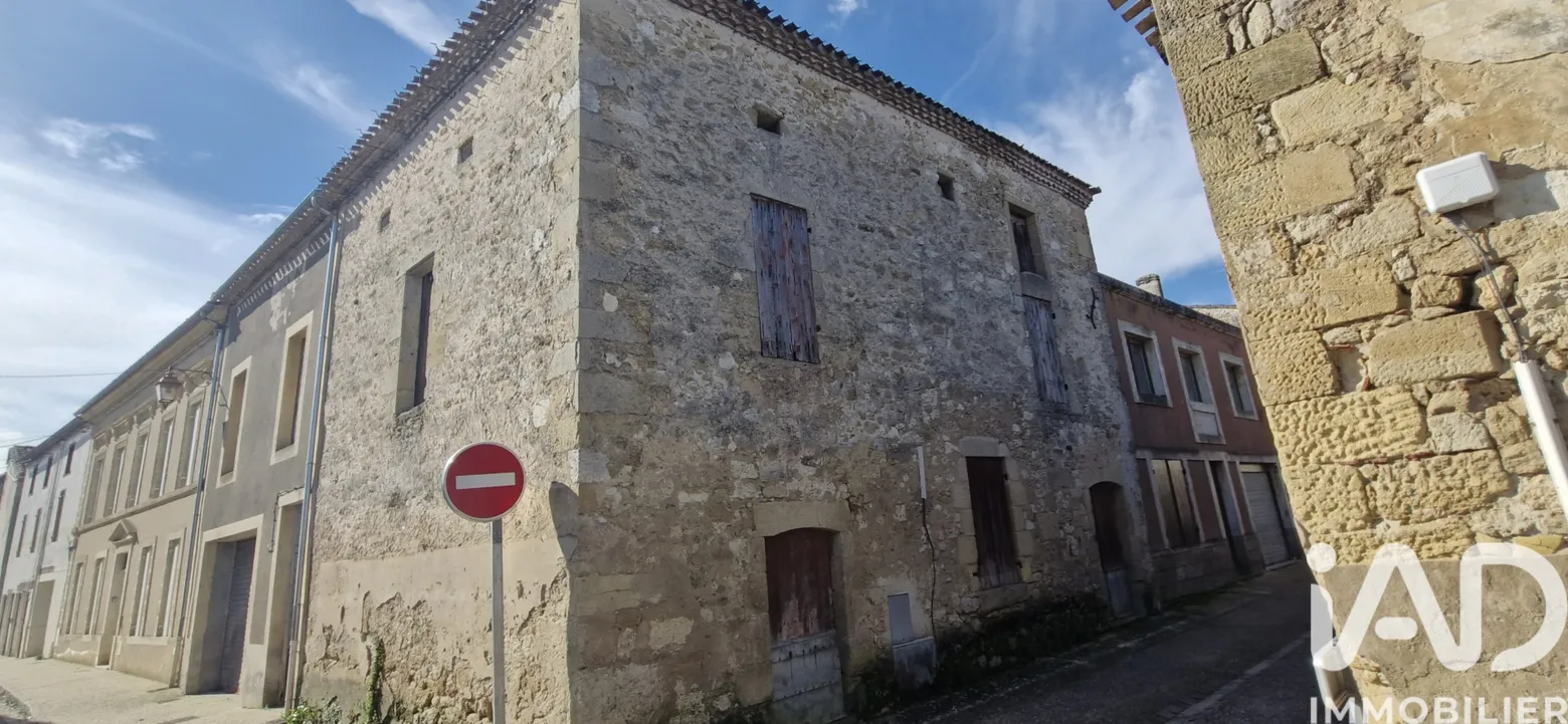 Vente immeuble 62 m² à Gensac (33890)