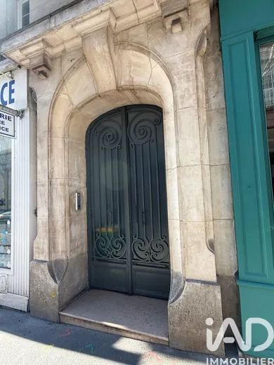 Apartment in Paris (75020)