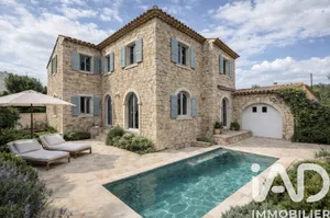 Townhouse in Mougins (06250)