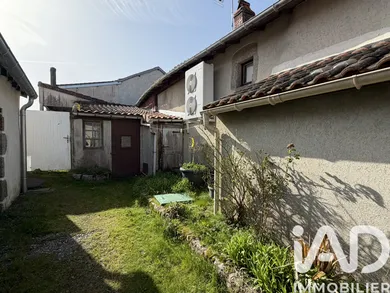 Maison de village à Vernoux-en-Gâtine (79240)