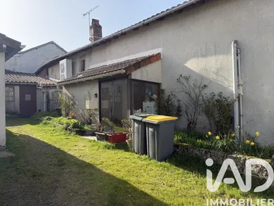 Maison de village à Vernoux-en-Gâtine (79240)