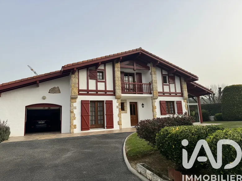 Maison 7 pièces 165 m² · à Hasparren · 165 m² · 580 000 €